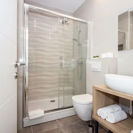 Lugo Apartment *